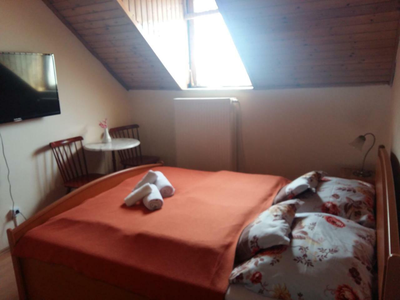 Bed and Breakfast Retro Panzió Pécs Exterior foto